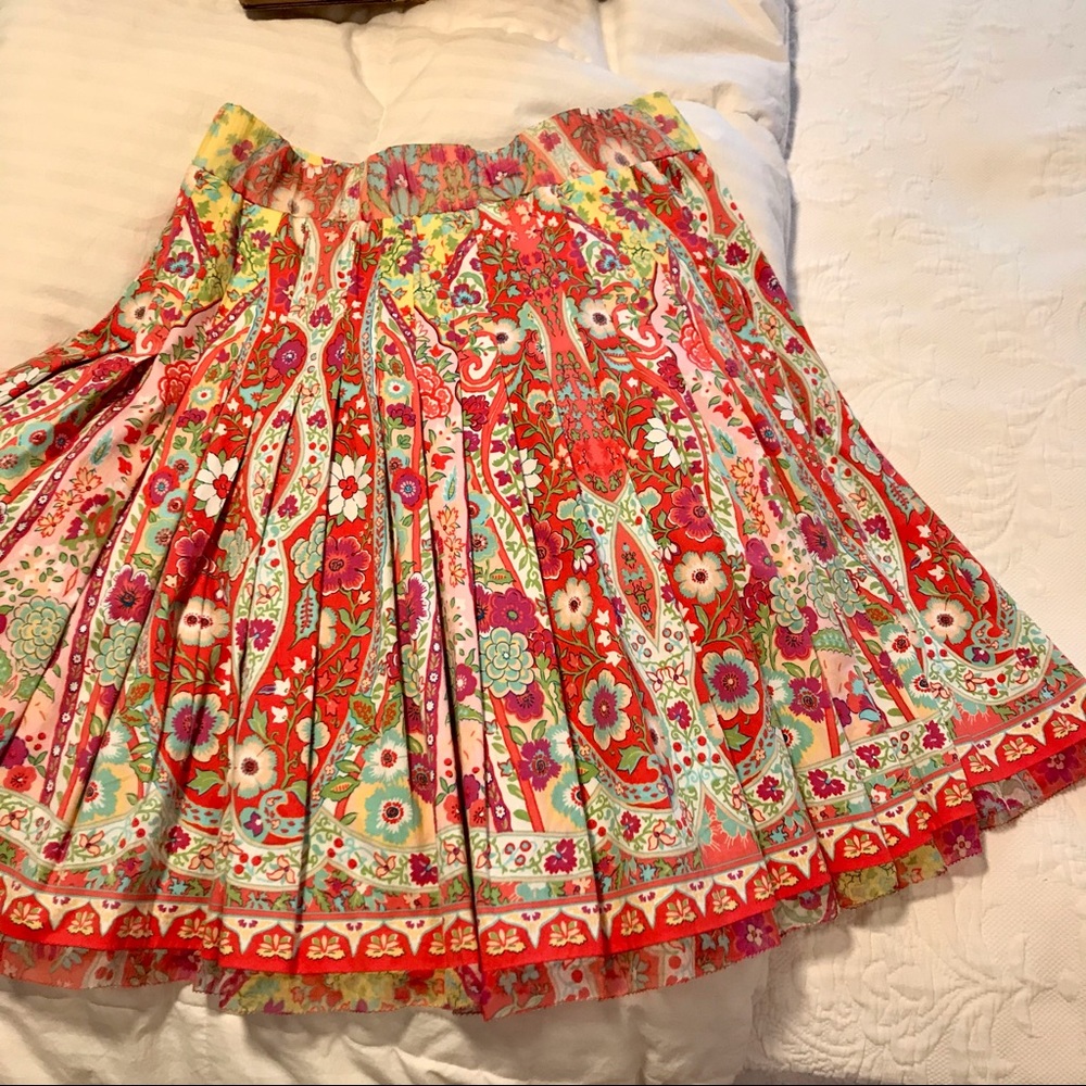 Gianni Bini stretch waist cheery skirt